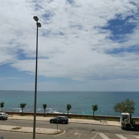 Marina Fronte Mare By Salentoville Lägenhet *