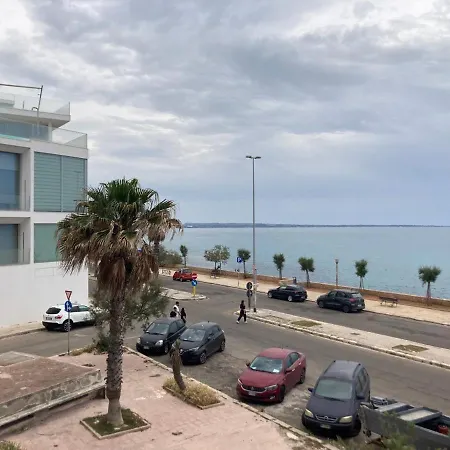 Marina Fronte Mare By Salentoville Lägenhet